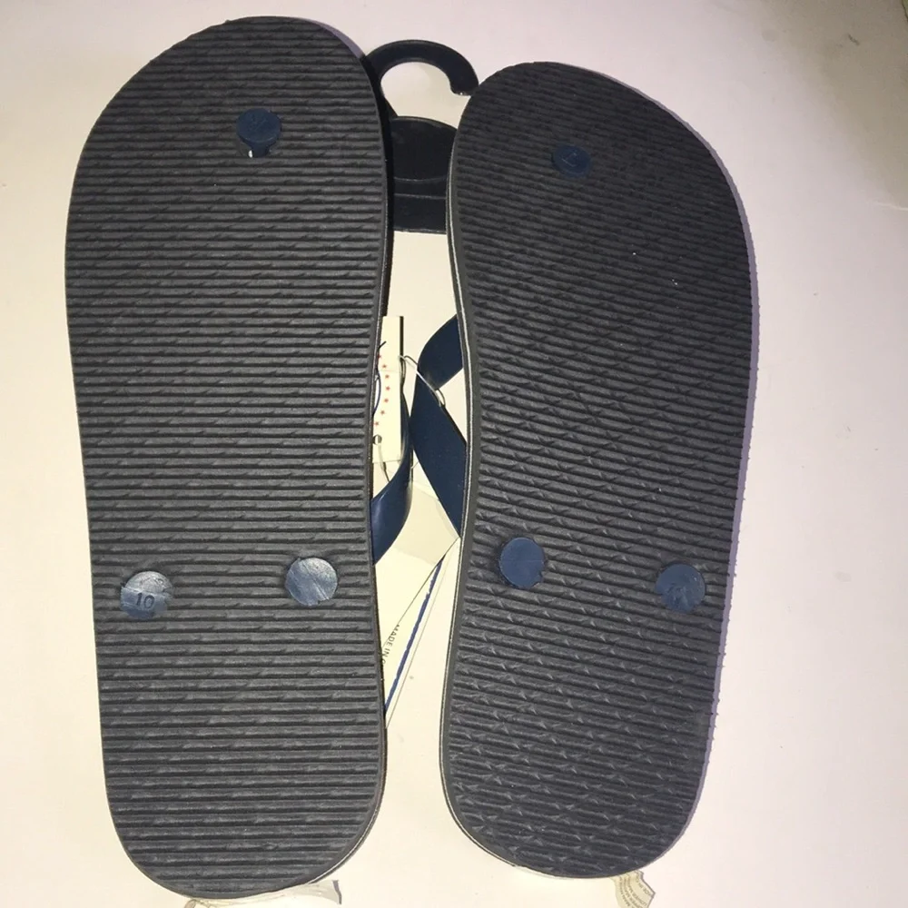 NWT Unisex MLB Yankees Flip Flops